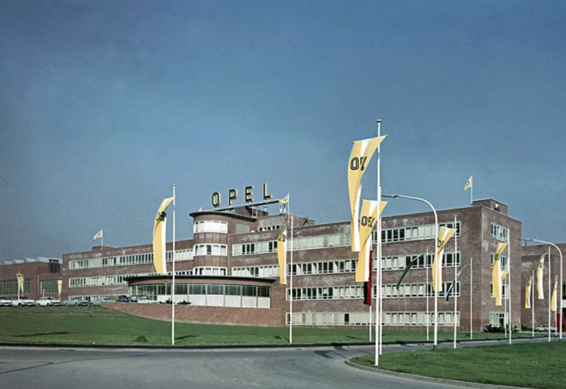 Außenaufnahme der Opel Werks in Bochum